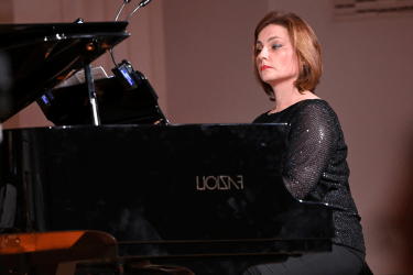 Pianist Adriana Magdovski